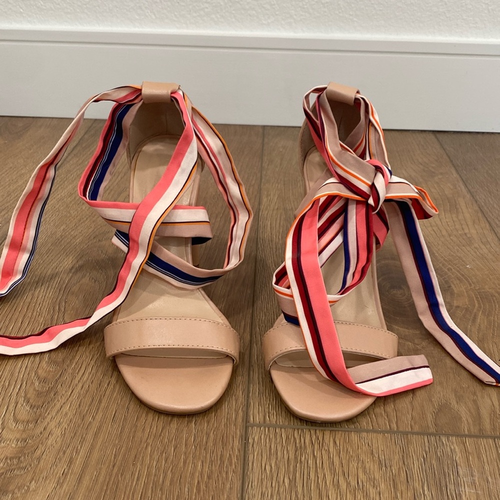 Lace up ribbon heel